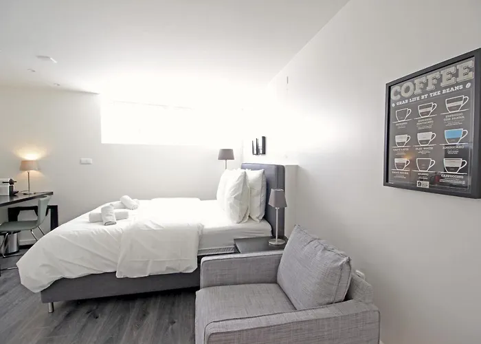 Pensión Prinsencanal 2 3*